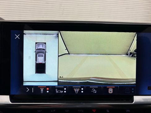 New 2026 Chevrolet Silverado 1500 High Country w/ Technology Package AWD/4WD image 16