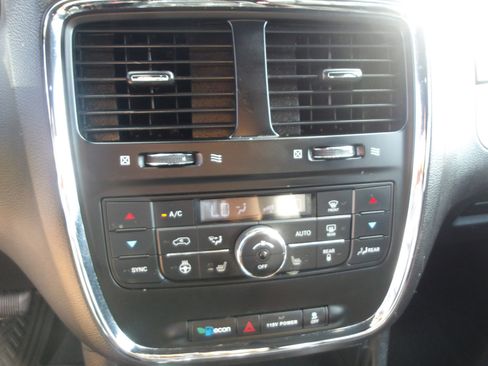 Used 2019 Dodge Grand Caravan GT image 23