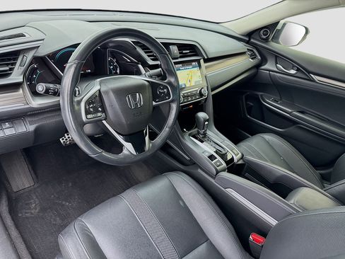 Used 2019 Honda Civic Touring image 7