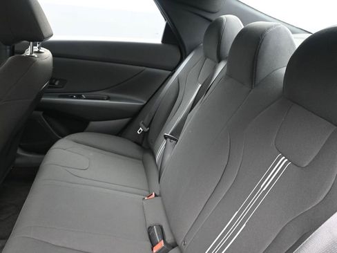 Certified 2025 Hyundai Elantra Sport image 22