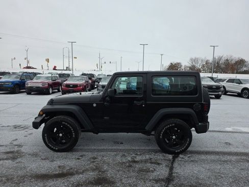 Used 2018 Jeep Wrangler Sport w/ Connectivity Group image 4