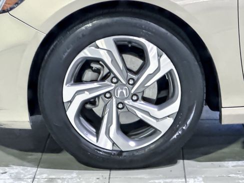 Used 2018 Honda Accord EX-L image 11