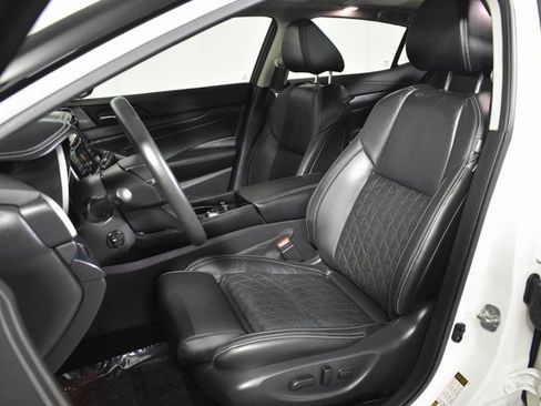 Used 2021 Nissan Maxima Platinum w/ Sport Mat Group image 9