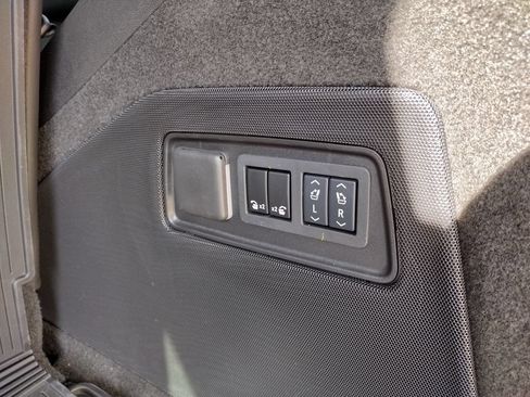 Used 2026 Cadillac Escalade Platinum Sport w/ LPO, Floor Liner Package AWD/4WD image 28