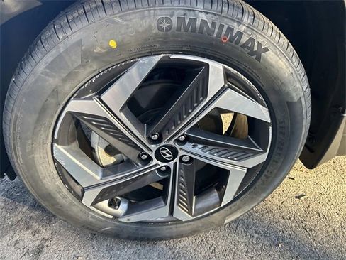 Certified 2022 Hyundai Tucson Limited w/ Cargo Package image 9