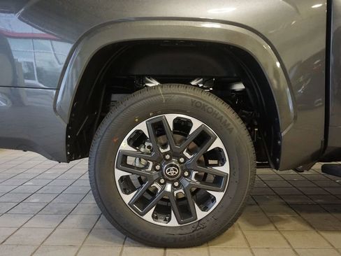 New 2026 Toyota Tundra Limited AWD/4WD image 32