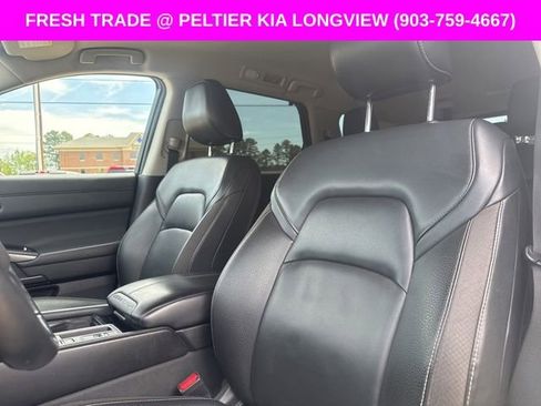 Used 2023 Nissan Pathfinder SL w/ Black Appearance Package image 4