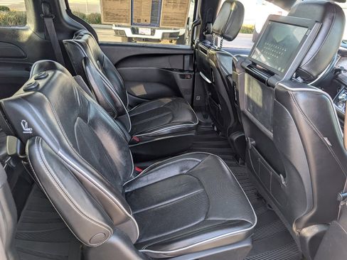 Used 2020 Chrysler Pacifica Limited w/ Advanced Safetytec Group image 5