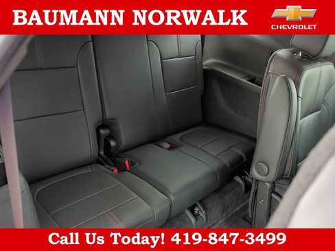Used 2023 Chevrolet Traverse RS AWD/4WD image 26