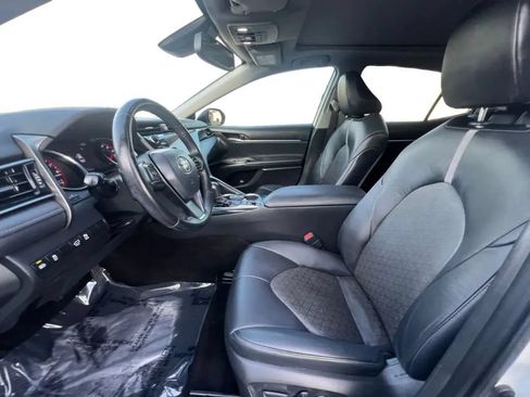 Used 2020 Toyota Camry XSE FWD image 10