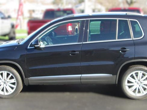 Used 2012 Volkswagen Tiguan SE image 3