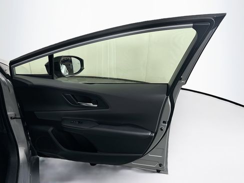 Used 2024 Toyota Prius XLE image 30