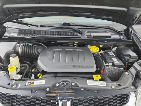 Used 2020 Dodge Grand Caravan SE FWD image 28