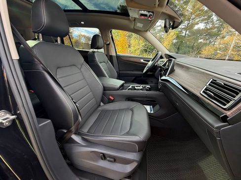 Used 2025 Volkswagen Atlas SEL image 25