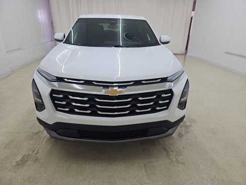 New 2026 Chevrolet Equinox LT image 2