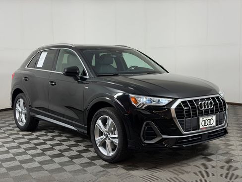 Used 2023 Audi Q3 2.0T Premium w/ 19" Wheel Package AWD/4WD image 7