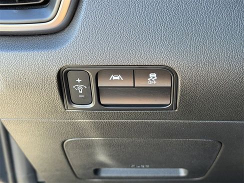 Used 2022 Kia Sorento S image 11
