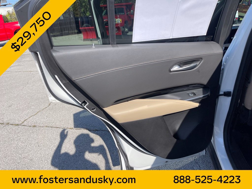 Used 2024 Cadillac XT4 Luxury w/ Cold Weather Package FWD image 16
