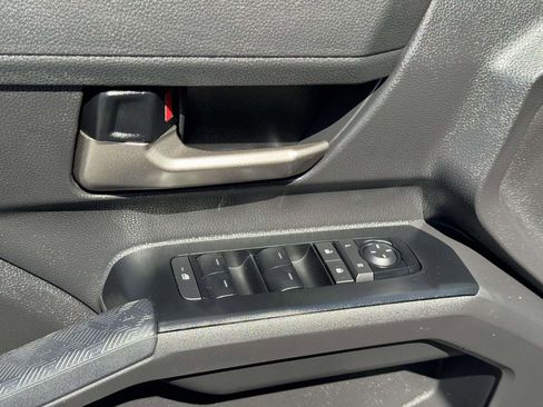 Used 2025 Toyota Tacoma TRD Sport image 18