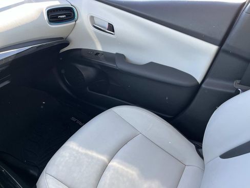 Used 2019 Toyota Prius XLE image 13