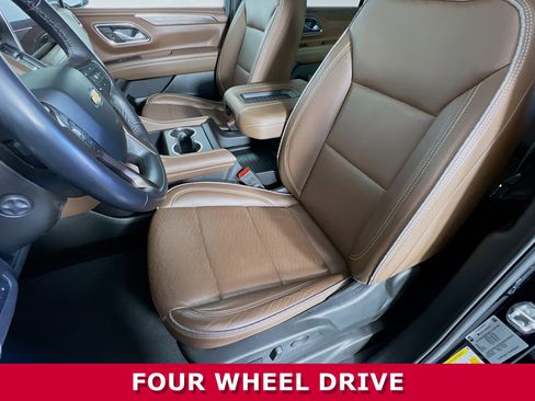 Used 2024 Chevrolet Suburban High Country w/ Advanced Technology Package image 3