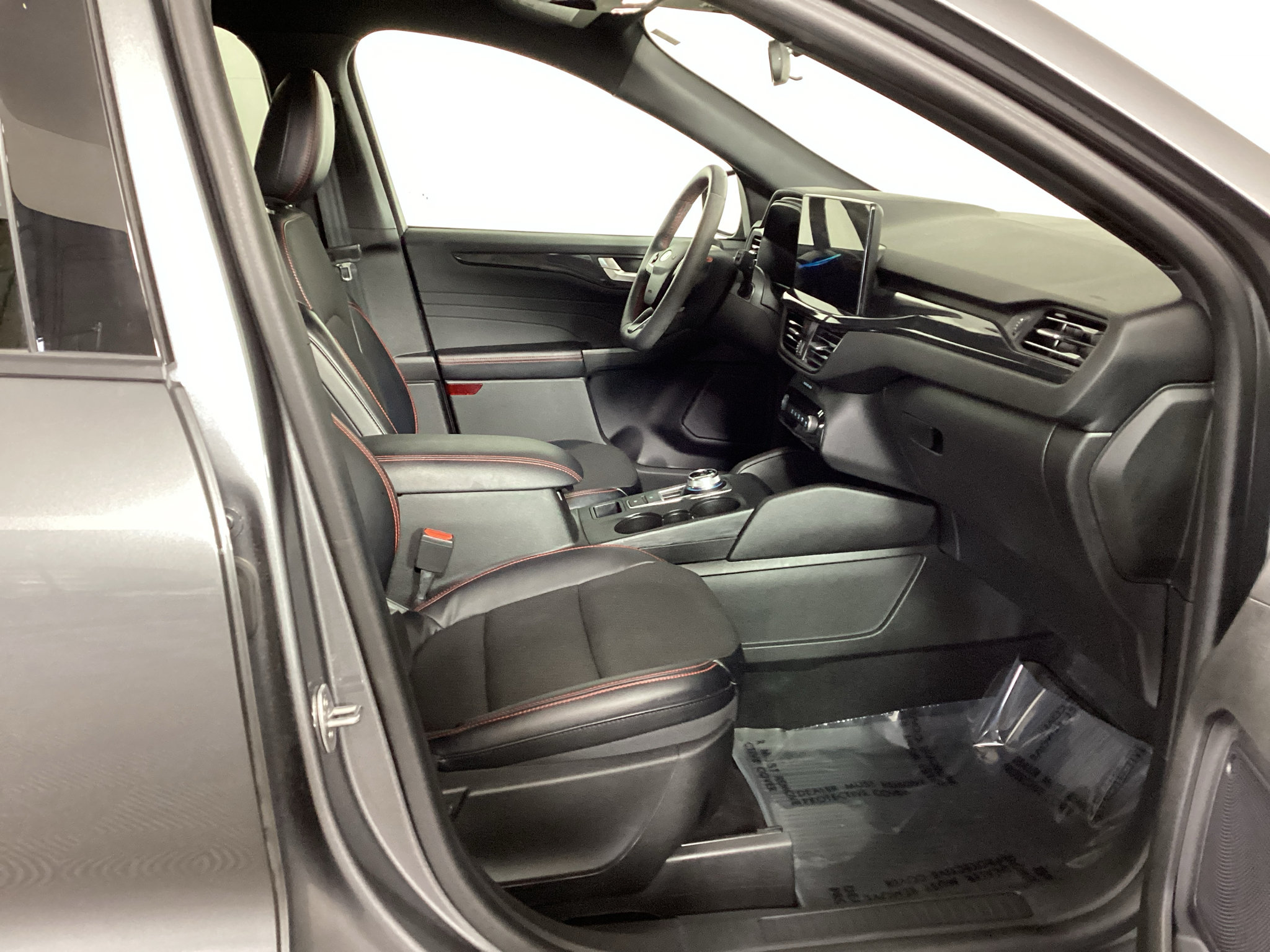 Used 2023 Ford Escape ST-Line Select w/ Tech Pack #1 AWD/4WD image 9