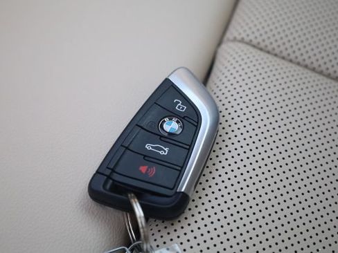 Used 2023 BMW 330i Sedan w/ Convenience Package RWD image 24