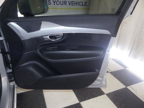 Used 2023 Volvo XC90 B5 Core AWD/4WD image 28