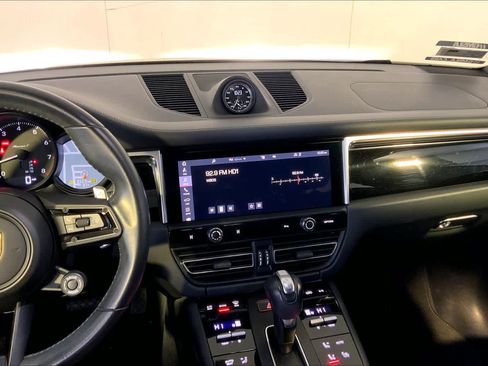 Used 2023 Porsche Macan Turbo image 16