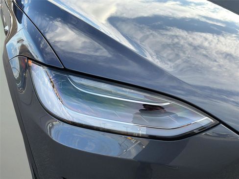 Used 2022 Tesla Model X AWD image 32