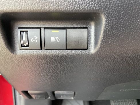 Used 2022 Toyota RAV4 XLE AWD/4WD image 49