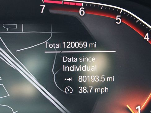 Used 2021 BMW 330i xDrive Sedan w/ Convenience Package image 23