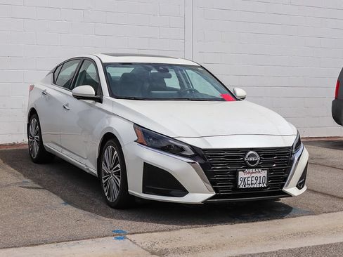 Used 2023 Nissan Altima 2.5 SL AWD/4WD image 3