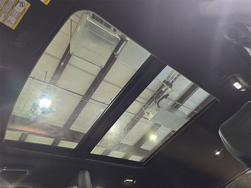 Used 2024 Lincoln Navigator Premiere image 31