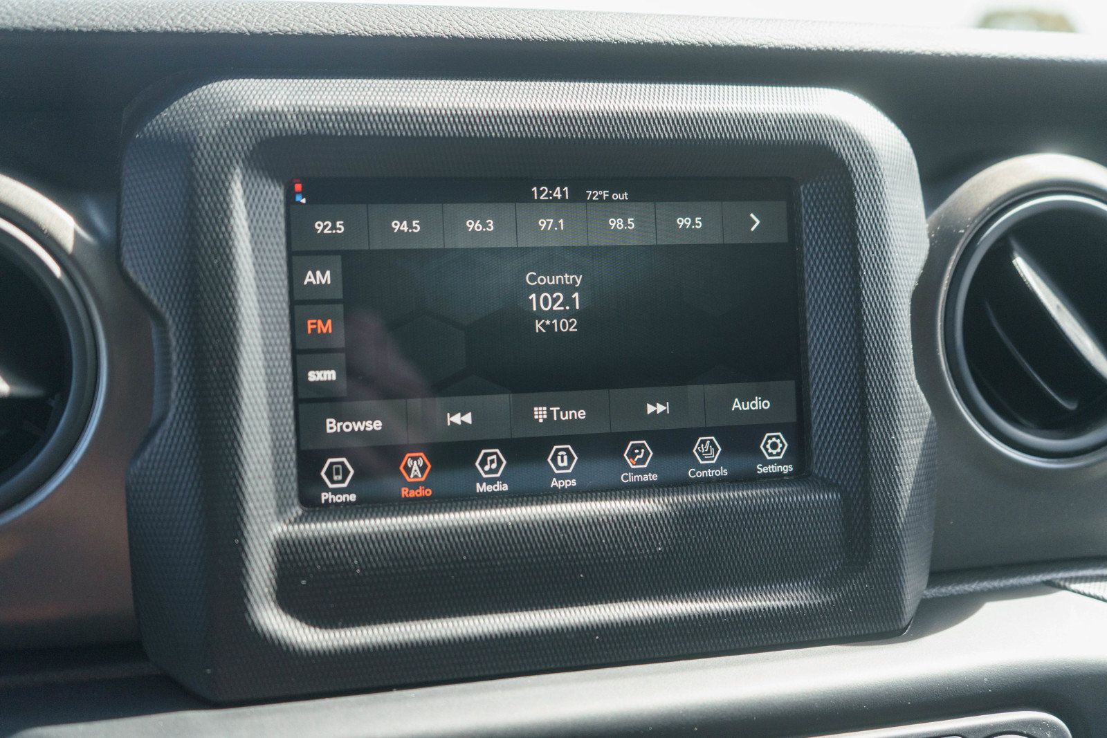Used 2023 Jeep Wrangler Unlimited Sport AWD/4WD image 15