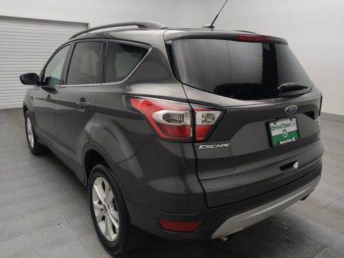 Used 2018 Ford Escape SE FWD image 5