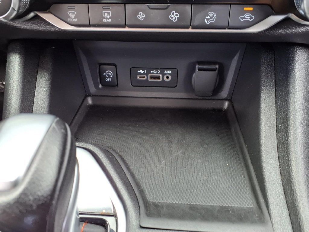 Used 2025 Nissan Sentra SR FWD image 10