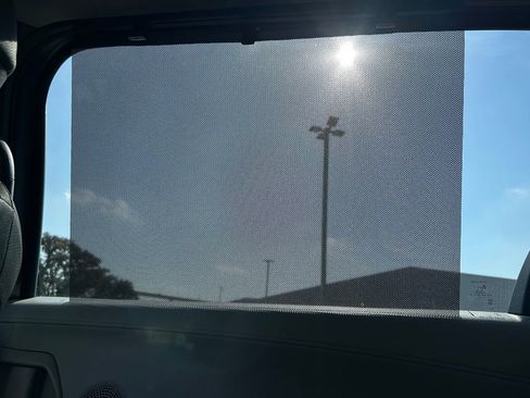 Used 2025 Toyota Sienna XLE image 25