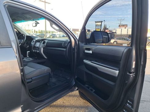 Used 2017 Toyota Tundra SR5 image 16