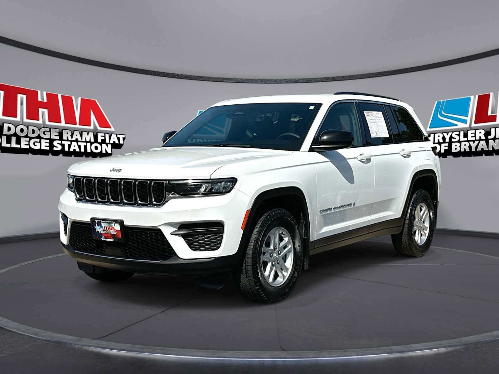 Used 2025 Jeep Grand Cherokee Laredo w/ MOPAR Finishing Package RWD image 1