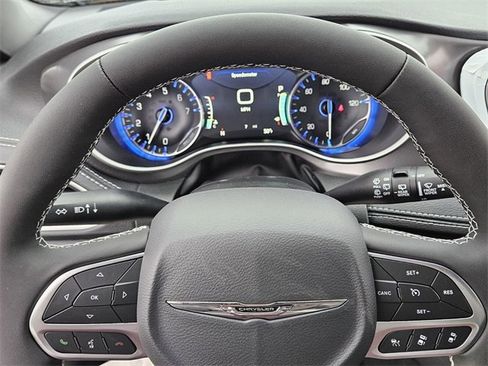 New 2026 Chrysler Pacifica Select image 25