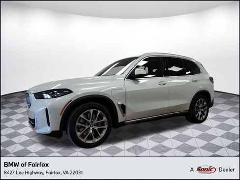 Used 2025 BMW X5 xDrive50e image 1