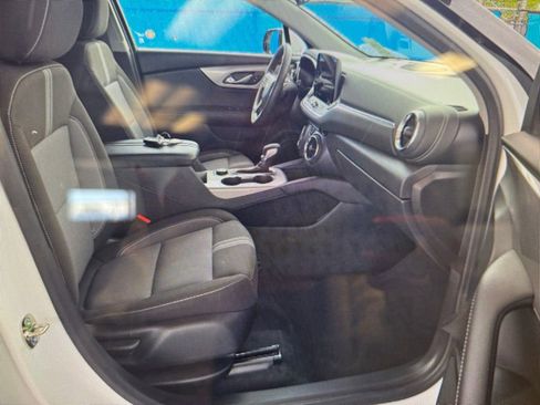 Used 2025 Chevrolet Blazer LT image 17