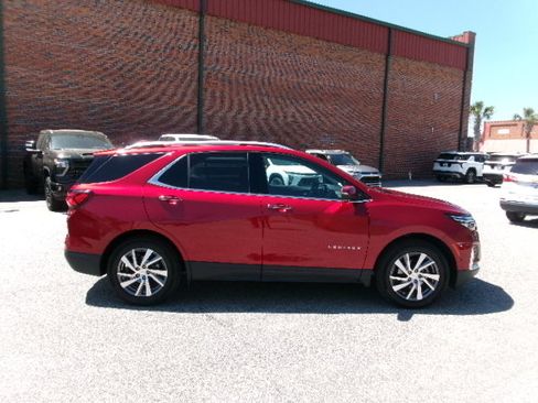 Used 2024 Chevrolet Equinox Premier image 2