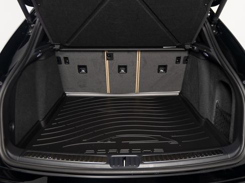 New 2026 Porsche Macan image 38