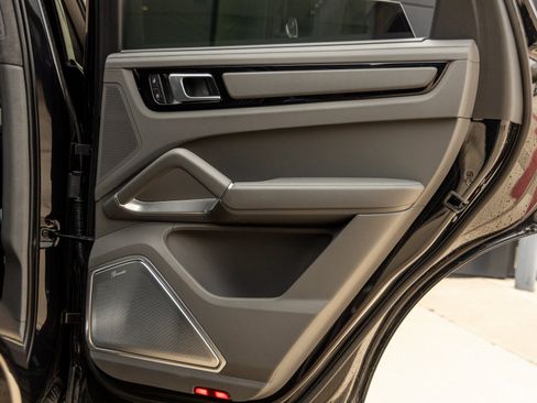 Certified 2022 Porsche Cayenne Turbo S image 38