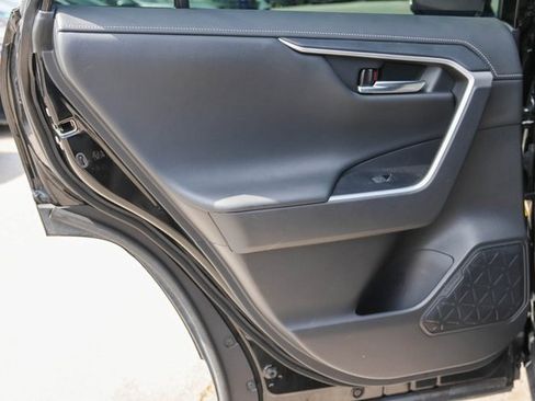 Used 2022 Toyota RAV4 Limited image 15