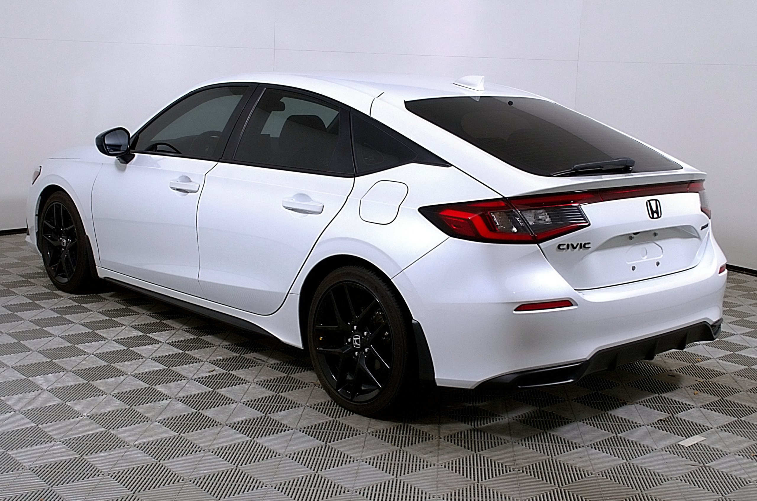 Used 2023 Honda Civic Sport image 9