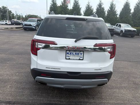 Used 2023 GMC Acadia SLT AWD/4WD image 4