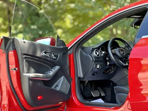 Used 2019 Mercedes-Benz CLA 250 image 13